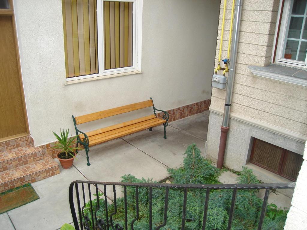 Guesthouse Daniel Орадя Экстерьер фото