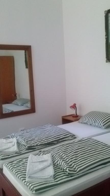 Guesthouse Daniel Орадя Экстерьер фото